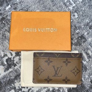 100% authentic LOUIS VUITTON CARD HOLDER